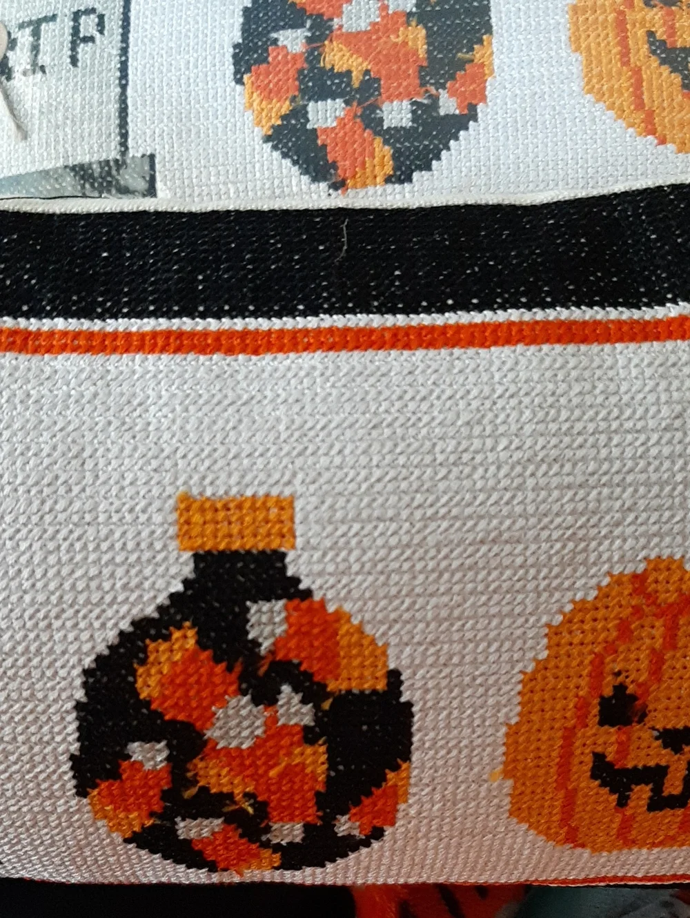 MudPie Three Halloween Needlepoint Pillows,  New In Pkg, CUTE! 🧡🎃